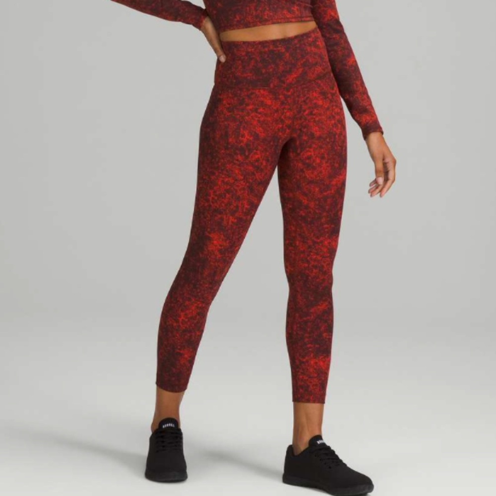 🚨 SOLD 🚨Lululemon Wunder Train HR Tight 25" Denim Wash Print Autumn Red Black - Picture 1 of 10